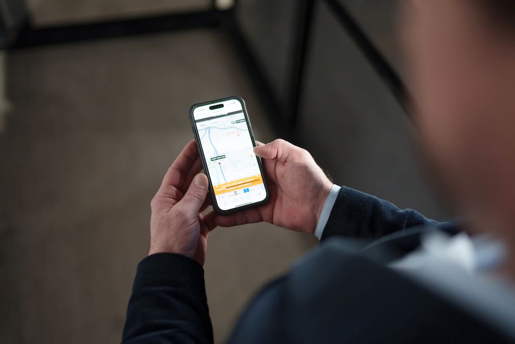 Mobile App for Tracking